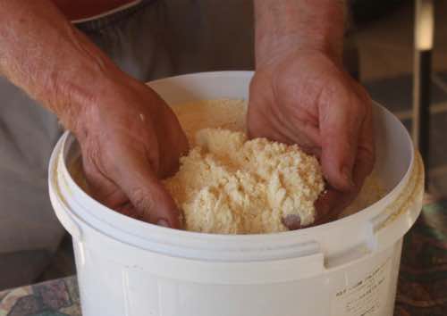 100 percent unrefined corn grits