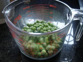 easy pesto frozen peas easy pesto frozen peas