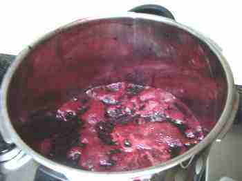 Mulberry jam first boil Mulberry jam first boil